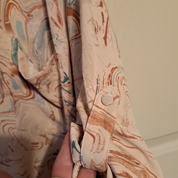 Torrid Harper paisley print, tab sleeves tunic in LNC - Picture 2 of 13